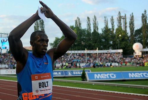  博洛尼亚闷平乌鸡，中游集团争夺愈发胶着