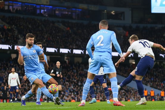  南特防守反击奏效，客场爆冷战胜领头羊